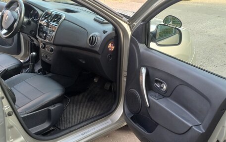 Renault Logan II, 2015 год, 650 000 рублей, 17 фотография