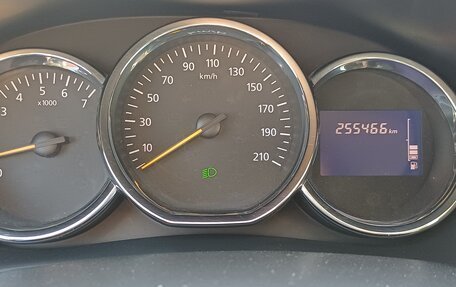 Renault Logan II, 2015 год, 650 000 рублей, 20 фотография