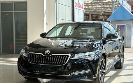 Skoda Superb III рестайлинг, 2025 год, 3 630 000 рублей, 3 фотография