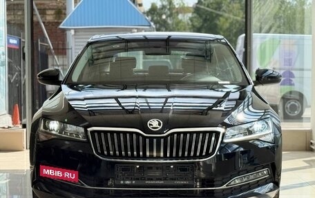 Skoda Superb III рестайлинг, 2025 год, 3 630 000 рублей, 2 фотография