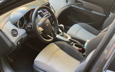 Chevrolet Cruze II, 2010 год, 715 000 рублей, 7 фотография
