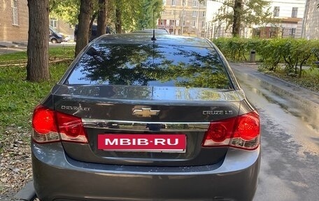 Chevrolet Cruze II, 2010 год, 715 000 рублей, 5 фотография