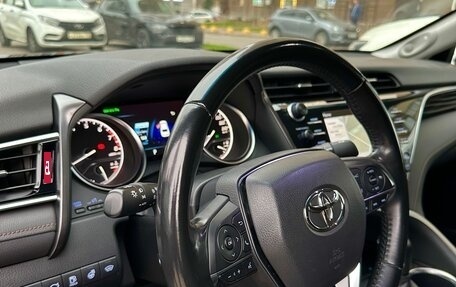 Toyota Camry, 2019 год, 2 850 000 рублей, 10 фотография