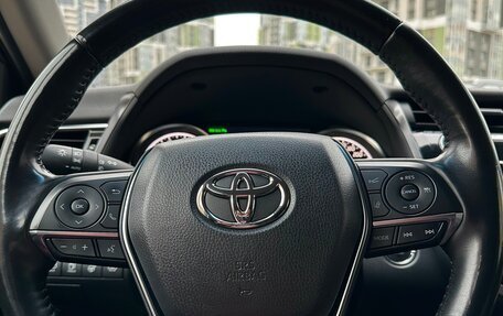 Toyota Camry, 2019 год, 2 850 000 рублей, 15 фотография