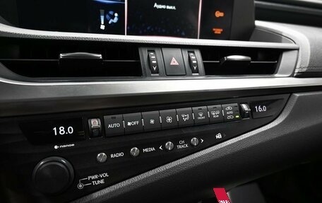 Lexus ES VII, 2018 год, 2 745 000 рублей, 21 фотография