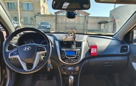 Hyundai Solaris II рестайлинг, 2013 год, 850 000 рублей, 3 фотография
