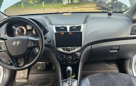 Hyundai Solaris II рестайлинг, 2011 год, 660 000 рублей, 5 фотография