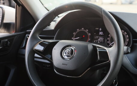 Skoda Rapid II, 2020 год, 1 350 000 рублей, 24 фотография