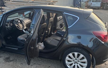 Opel Astra J, 2015 год, 930 000 рублей, 10 фотография
