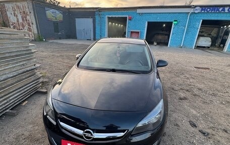Opel Astra J, 2015 год, 930 000 рублей, 2 фотография