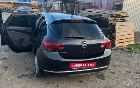 Opel Astra J, 2015 год, 930 000 рублей, 11 фотография