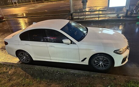 BMW 5 серия, 2021 год, 4 900 000 рублей, 2 фотография