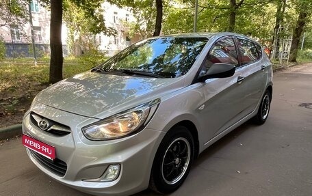 Hyundai Solaris II рестайлинг, 2012 год, 655 000 рублей, 1 фотография