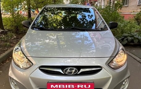 Hyundai Solaris II рестайлинг, 2012 год, 655 000 рублей, 3 фотография