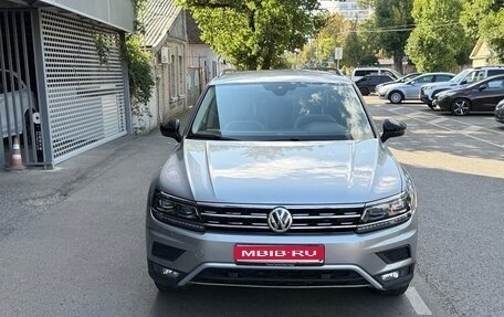 Volkswagen Tiguan II, 2020 год, 2 700 000 рублей, 1 фотография