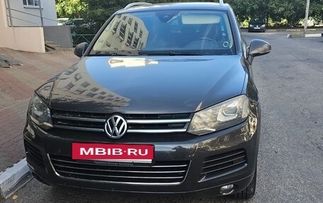 Volkswagen Touareg III, 2011 год, 2 200 000 рублей, 2 фотография