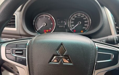 Mitsubishi L200 IV рестайлинг, 2022 год, 3 900 000 рублей, 10 фотография