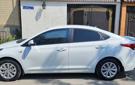 Hyundai Solaris II рестайлинг, 2018 год, 1 200 000 рублей, 3 фотография