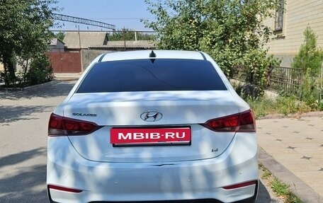 Hyundai Solaris II рестайлинг, 2018 год, 1 200 000 рублей, 4 фотография