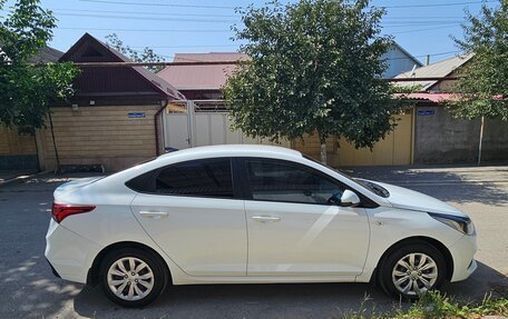 Hyundai Solaris II рестайлинг, 2018 год, 1 200 000 рублей, 5 фотография