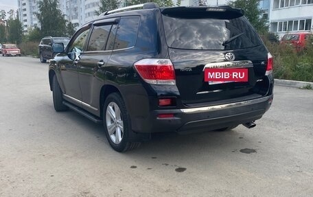 Toyota Highlander III, 2012 год, 2 200 000 рублей, 3 фотография