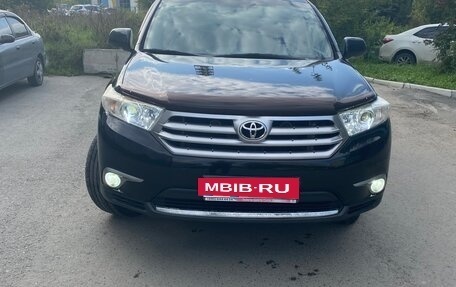 Toyota Highlander III, 2012 год, 2 200 000 рублей, 33 фотография