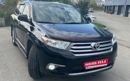 Toyota Highlander III, 2012 год, 2 200 000 рублей, 31 фотография