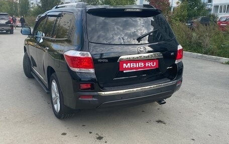 Toyota Highlander III, 2012 год, 2 200 000 рублей, 26 фотография