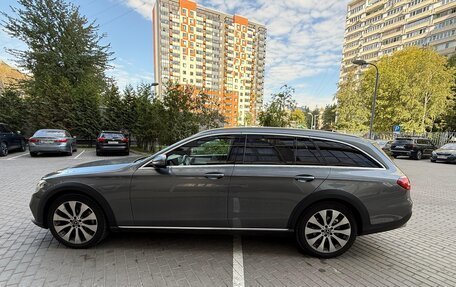 Mercedes-Benz E-Класс, 2018 год, 2 790 000 рублей, 3 фотография