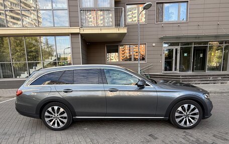 Mercedes-Benz E-Класс, 2018 год, 2 790 000 рублей, 6 фотография