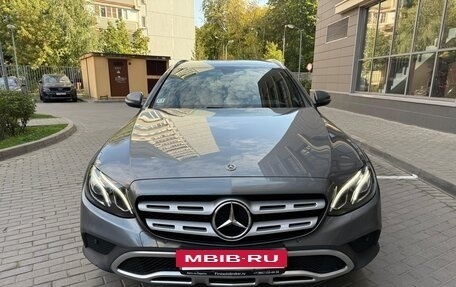 Mercedes-Benz E-Класс, 2018 год, 2 790 000 рублей, 2 фотография