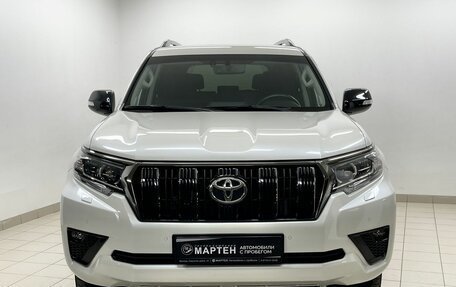 Toyota Land Cruiser Prado 150 рестайлинг 2, 2021 год, 6 185 000 рублей, 2 фотография