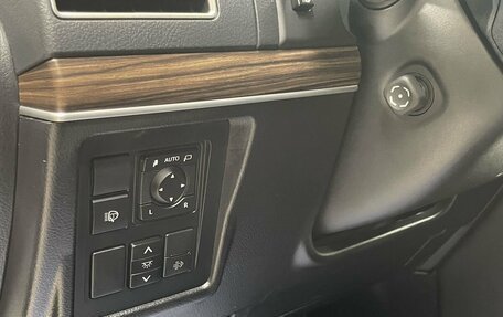 Toyota Land Cruiser Prado 150 рестайлинг 2, 2021 год, 6 185 000 рублей, 20 фотография