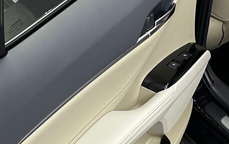 Toyota Camry, 2019 год, 3 189 000 рублей, 10 фотография