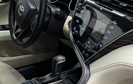 Toyota Camry, 2019 год, 3 189 000 рублей, 8 фотография