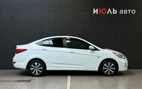Hyundai Solaris II рестайлинг, 2011 год, 740 000 рублей, 4 фотография