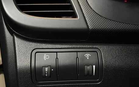 Hyundai Solaris II рестайлинг, 2011 год, 740 000 рублей, 13 фотография