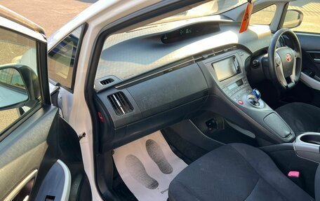 Toyota Prius, 2012 год, 1 279 000 рублей, 12 фотография