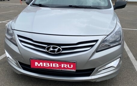 Hyundai Solaris II рестайлинг, 2015 год, 660 000 рублей, 1 фотография