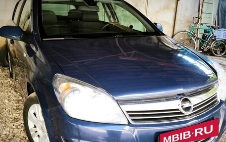 Opel Astra H, 2011 год, 600 000 рублей, 1 фотография