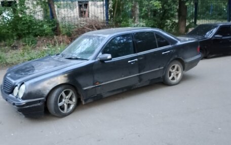 Mercedes-Benz E-Класс, 2000 год, 320 000 рублей, 6 фотография
