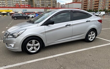 Hyundai Solaris II рестайлинг, 2015 год, 660 000 рублей, 2 фотография