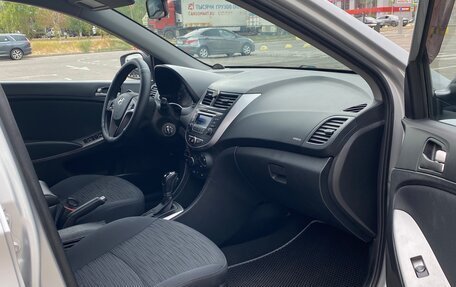 Hyundai Solaris II рестайлинг, 2015 год, 660 000 рублей, 6 фотография