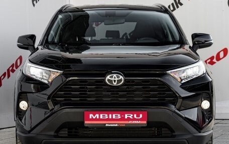 Toyota RAV4, 2020 год, 2 250 000 рублей, 2 фотография