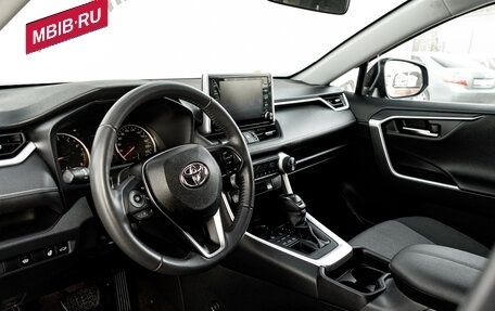Toyota RAV4, 2020 год, 2 250 000 рублей, 9 фотография