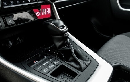 Toyota RAV4, 2020 год, 2 250 000 рублей, 19 фотография