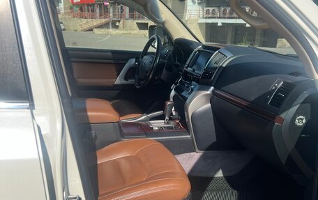 Toyota Land Cruiser 200, 2014 год, 4 050 000 рублей, 7 фотография