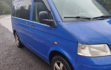 Volkswagen Transporter T5 рестайлинг, 2003 год, 720 000 рублей, 2 фотография