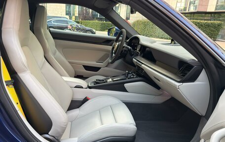 Porsche 911, 2022 год, 19 000 000 рублей, 32 фотография