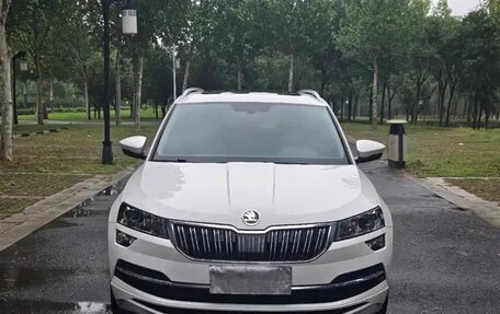 Skoda Karoq I, 2022 год, 2 500 000 рублей, 2 фотография